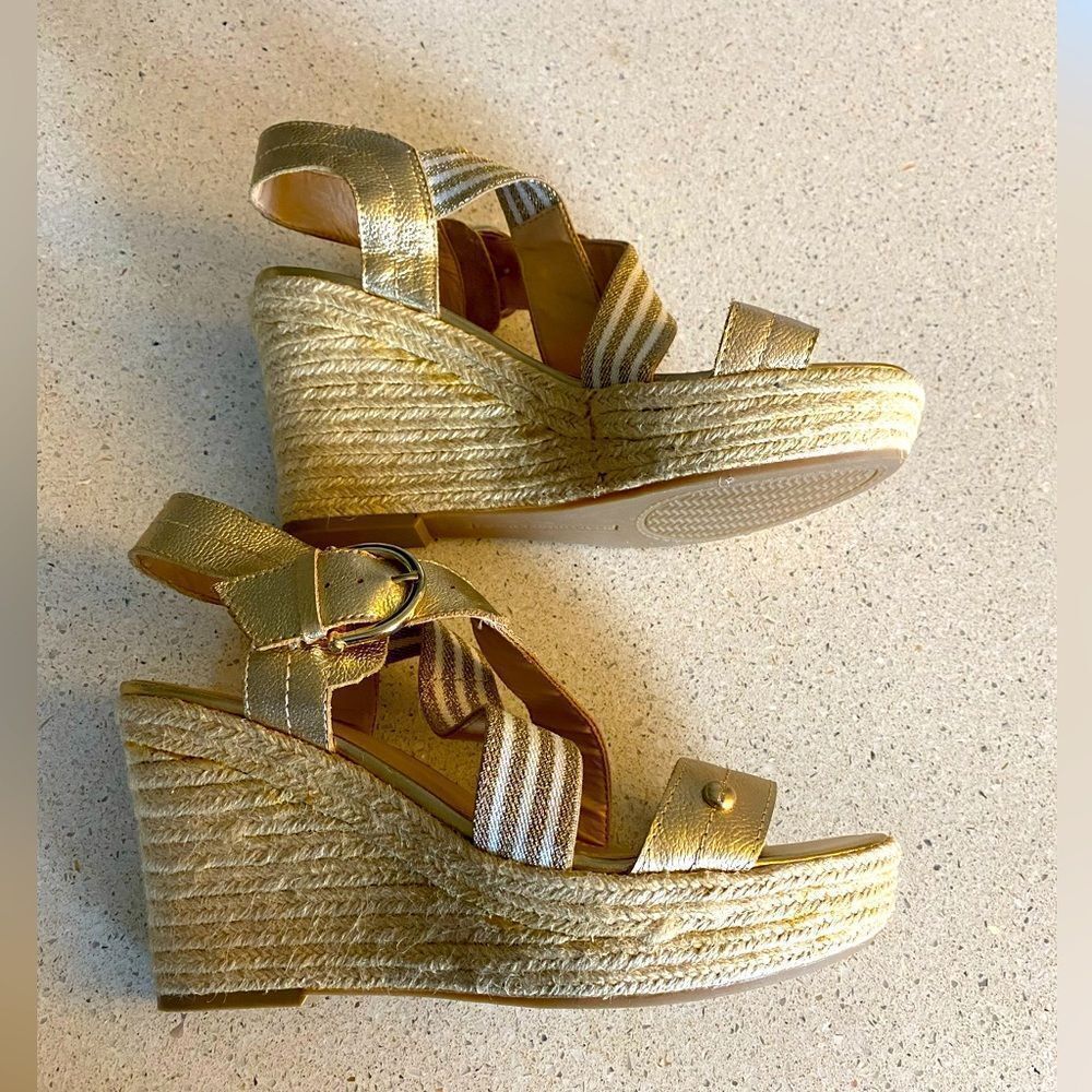 Women’s Tommy Hilfiger wedge sandals, NWOT